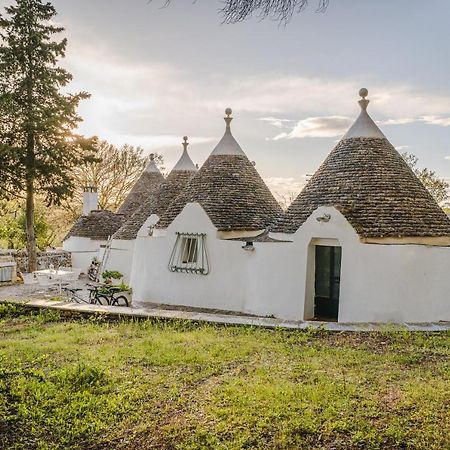 Ad Un Passo Da Cisternino - Trulli Con Foresta, Bici E Barbecue Чистернино Екстериор снимка