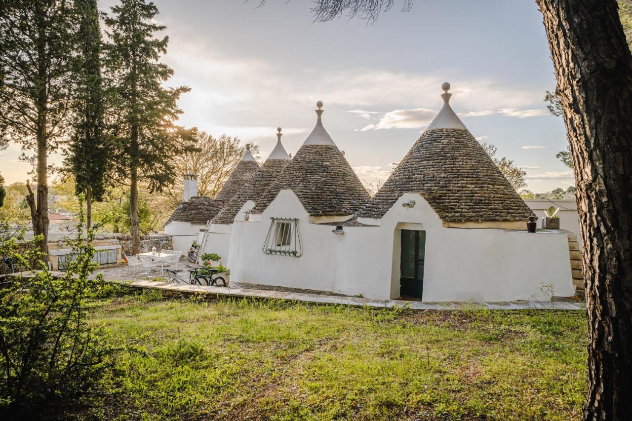 Ad Un Passo Da Cisternino - Trulli Con Foresta, Bici E Barbecue Чистернино Екстериор снимка