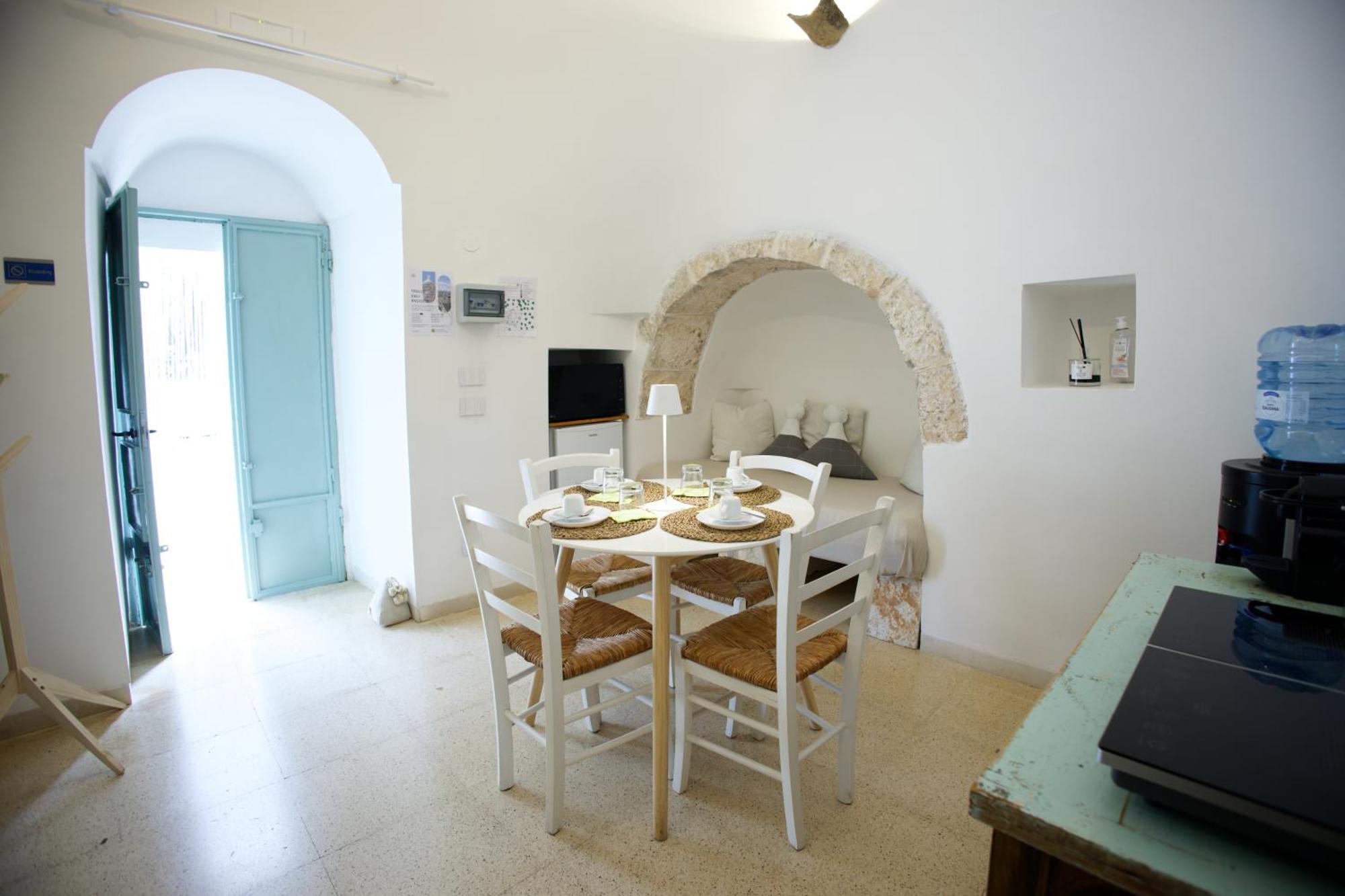 Ad Un Passo Da Cisternino - Trulli Con Foresta, Bici E Barbecue Чистернино Екстериор снимка